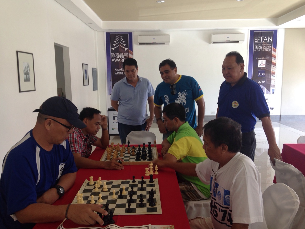 Batch '74 Chess enthusiasts.